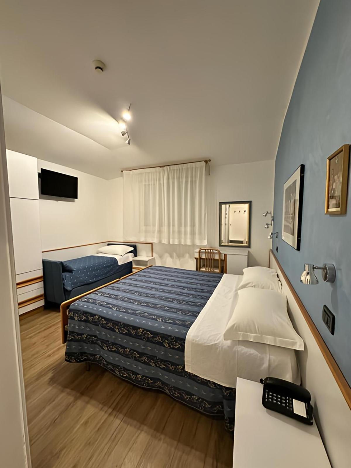 Hotel Piccinelli Rimini Exterior photo
