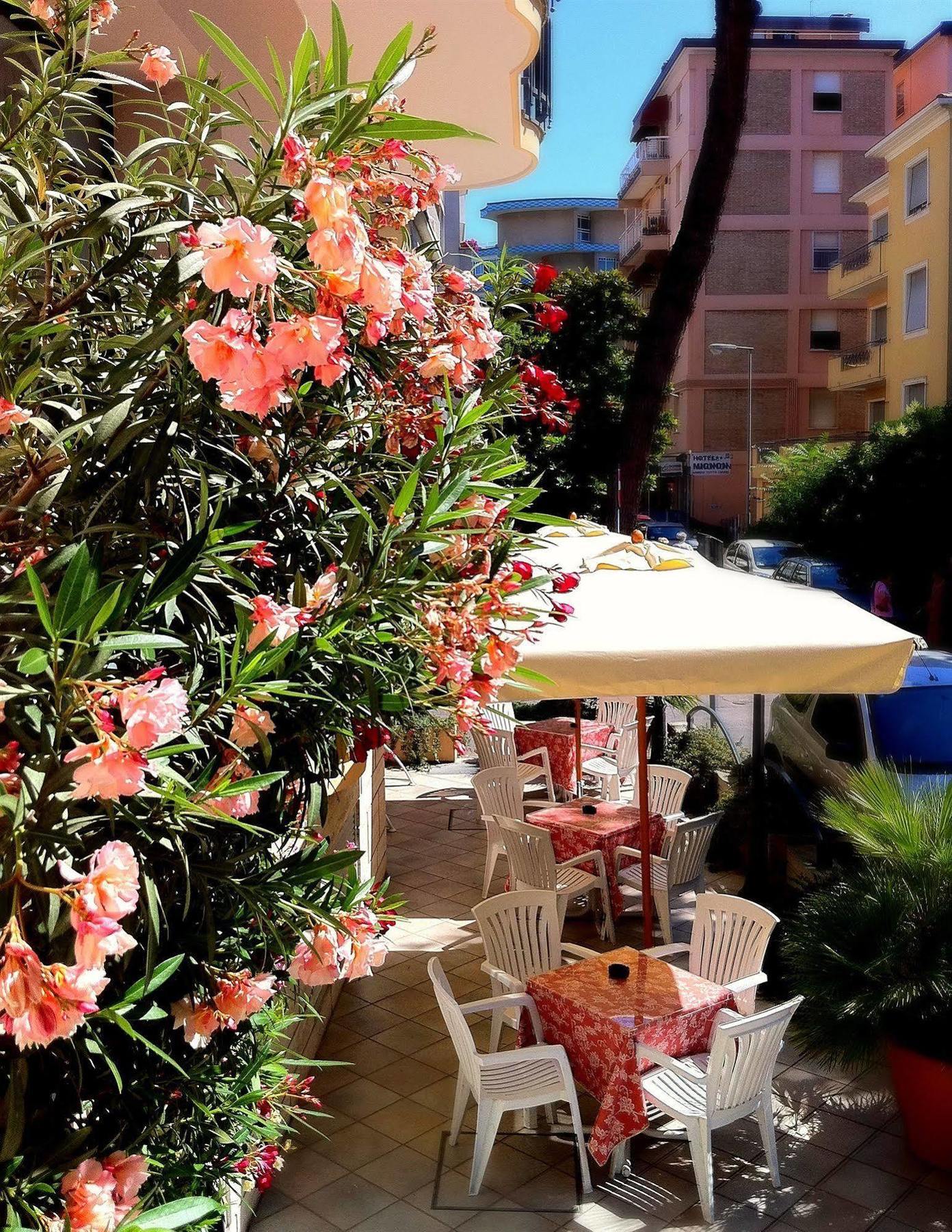 Hotel Piccinelli Rimini Exterior photo