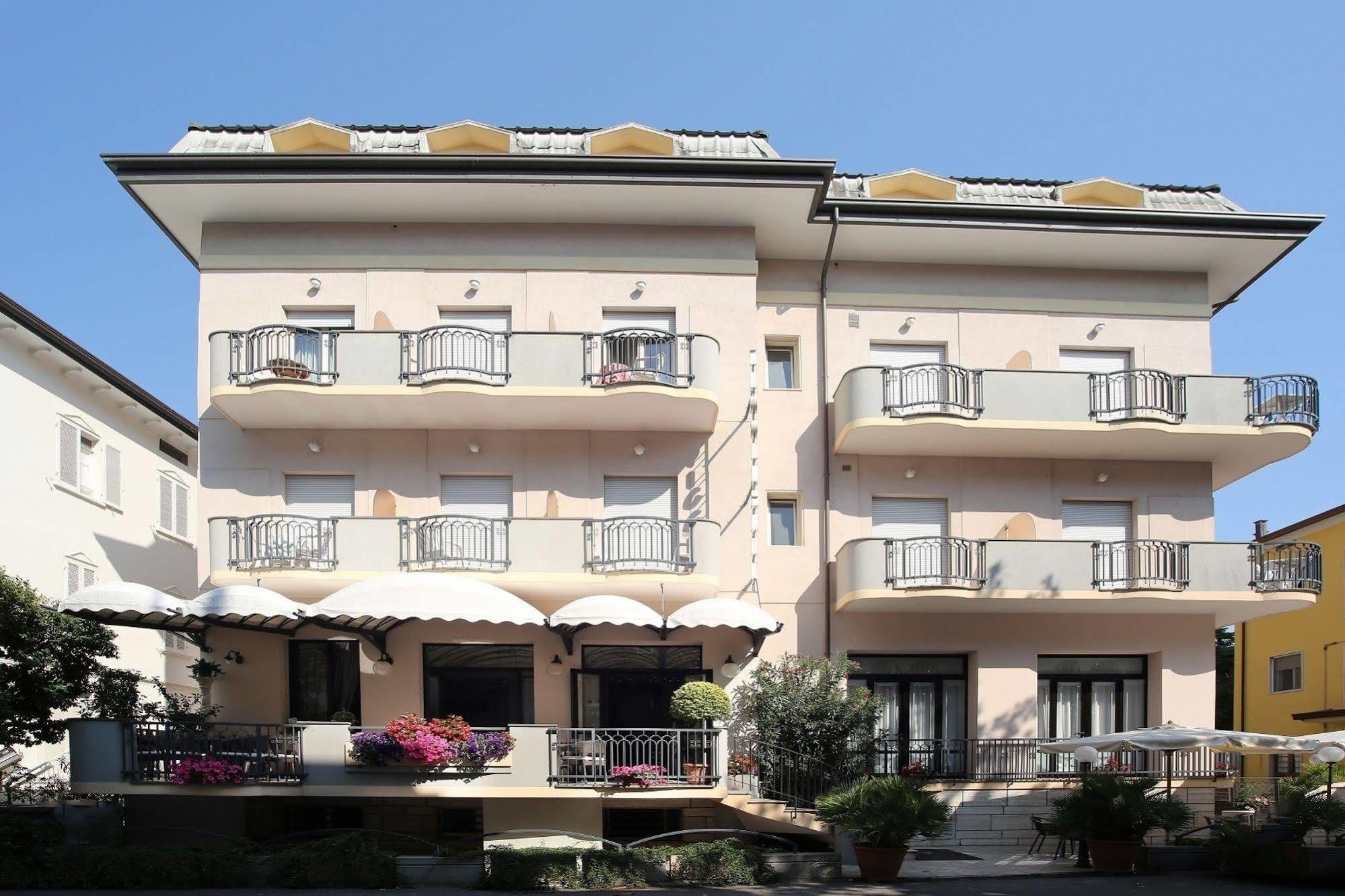 Hotel Piccinelli Rimini Exterior photo